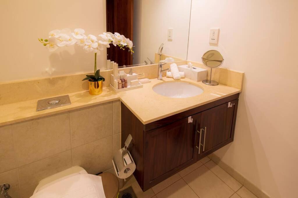 First Class 2Br With Full Burj Khalifa And Fountain View Dubaj Kültér fotó
