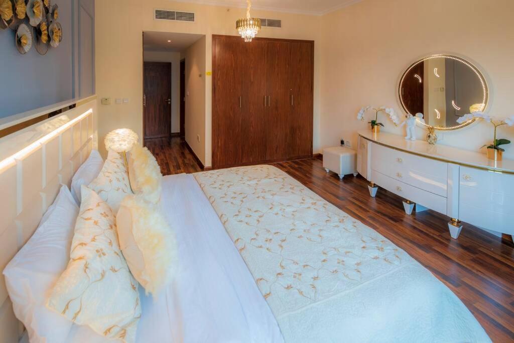 First Class 2Br With Full Burj Khalifa And Fountain View Dubaj Kültér fotó